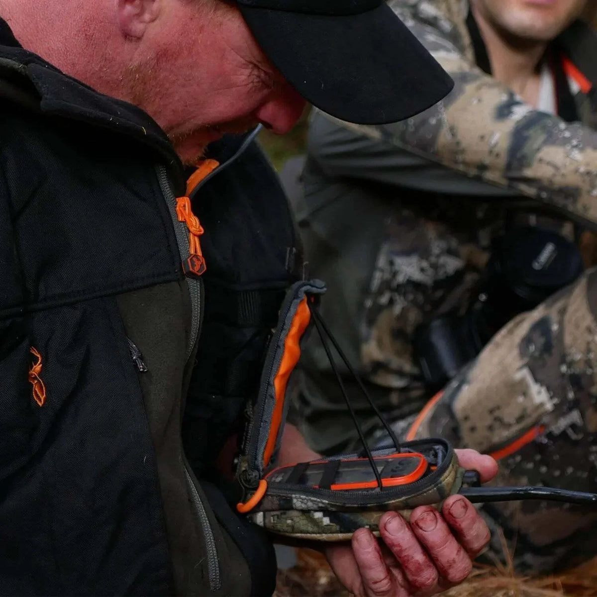 HUNTERS ELEMENT LATITUDE GPS POUCH FOREST GREEN