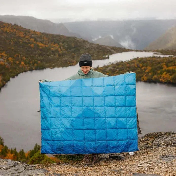 NAKIE MOUNTAIN SHADOWS SUSTAINABLE DOWN - PUFFY BLANKET - Hunt The Night