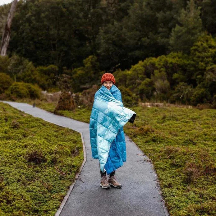 NAKIE MOUNTAIN SHADOWS SUSTAINABLE DOWN - PUFFY BLANKET - Hunt The Night