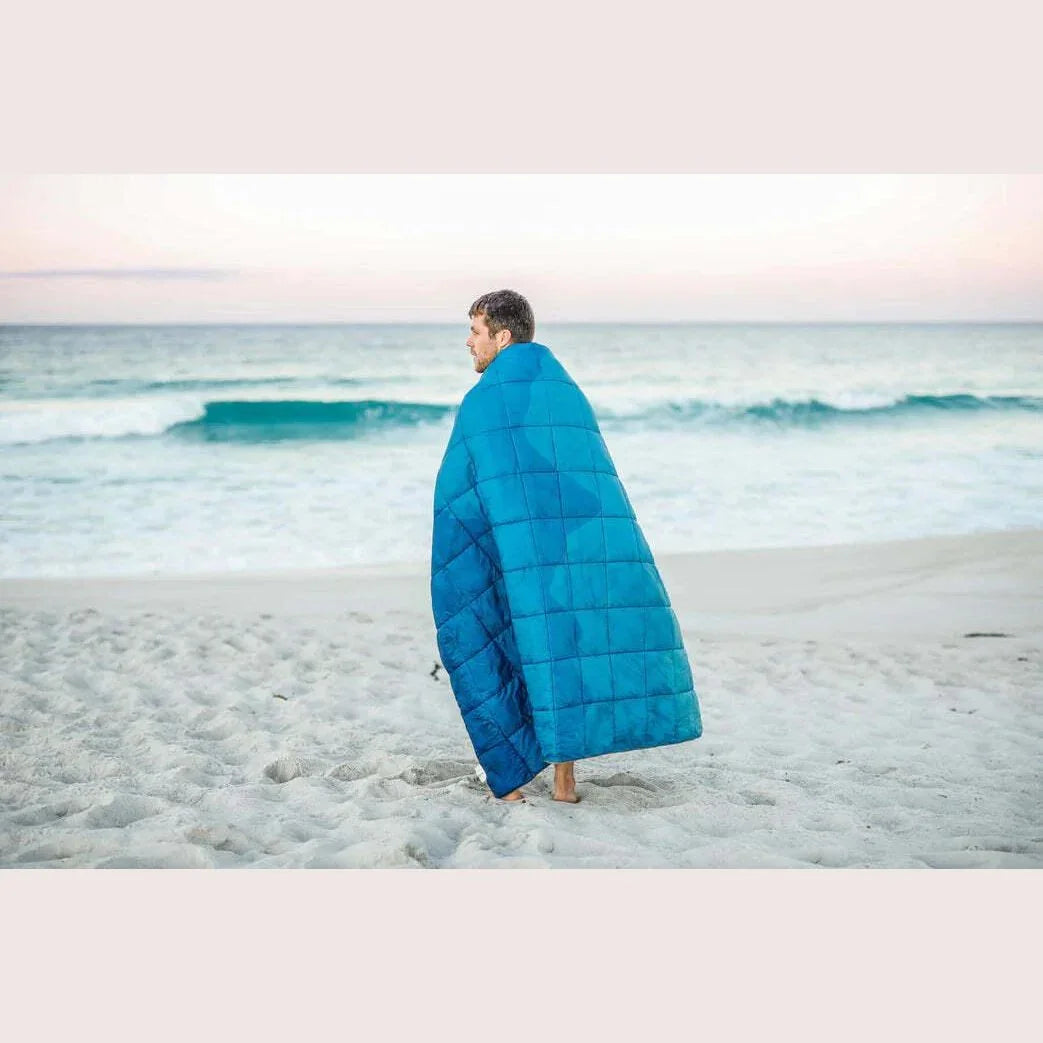 NAKIE MOUNTAIN SHADOWS SUSTAINABLE DOWN - PUFFY BLANKET - Hunt The Night