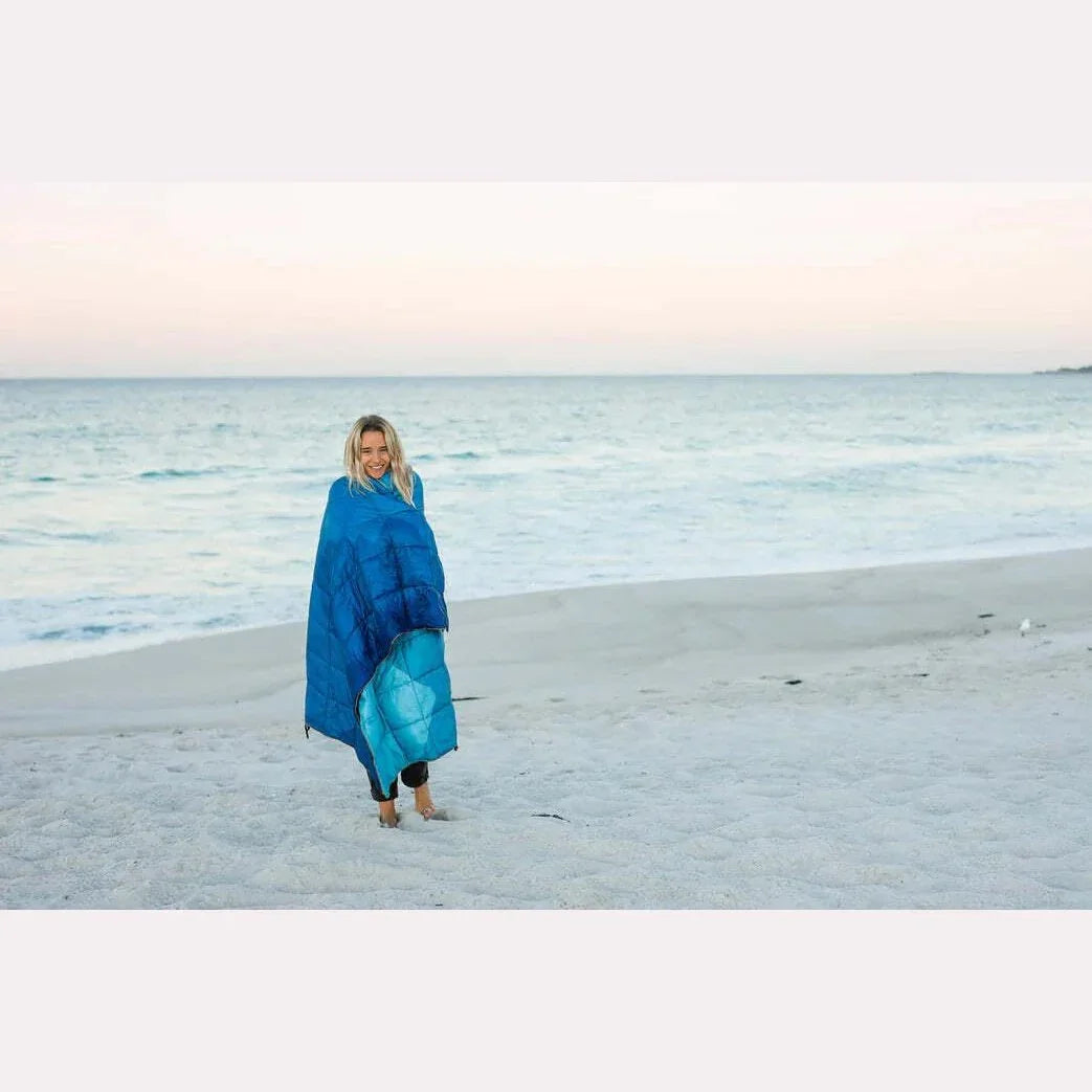 NAKIE MOUNTAIN SHADOWS SUSTAINABLE DOWN - PUFFY BLANKET - Hunt The Night