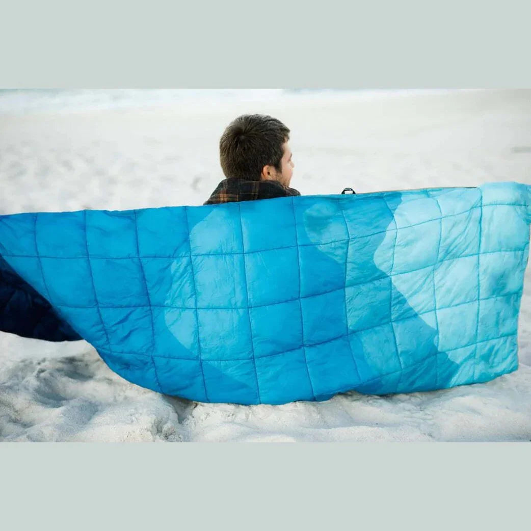 NAKIE MOUNTAIN SHADOWS SUSTAINABLE DOWN - PUFFY BLANKET - Hunt The Night