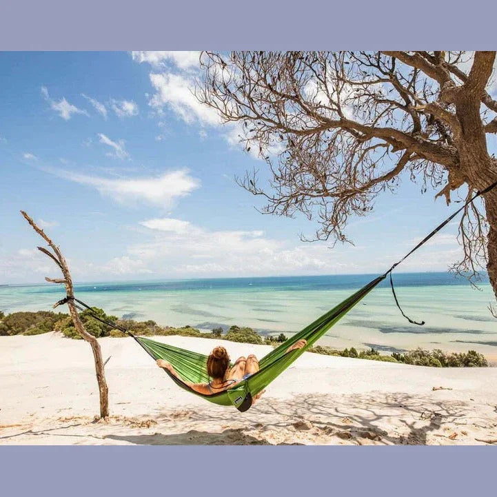 NAKIE FOREST GREEN - RECYCLED HAMMOCK WITH STRAPS