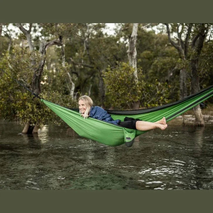NAKIE FOREST GREEN - RECYCLED HAMMOCK WITH STRAPS