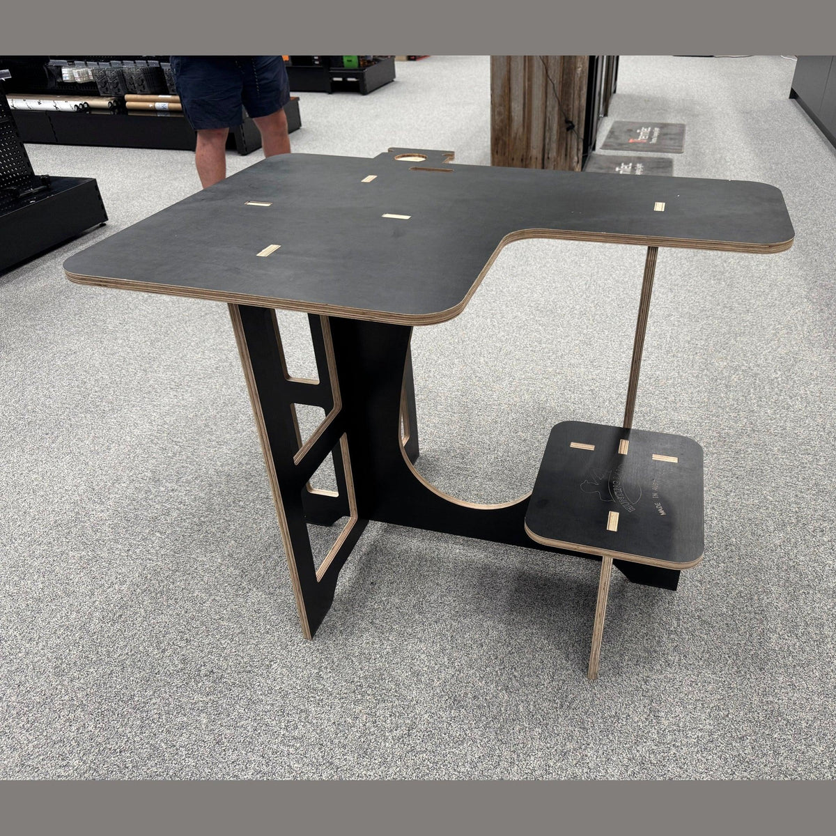 Huntingland - Shooting Table - Hunt The Night