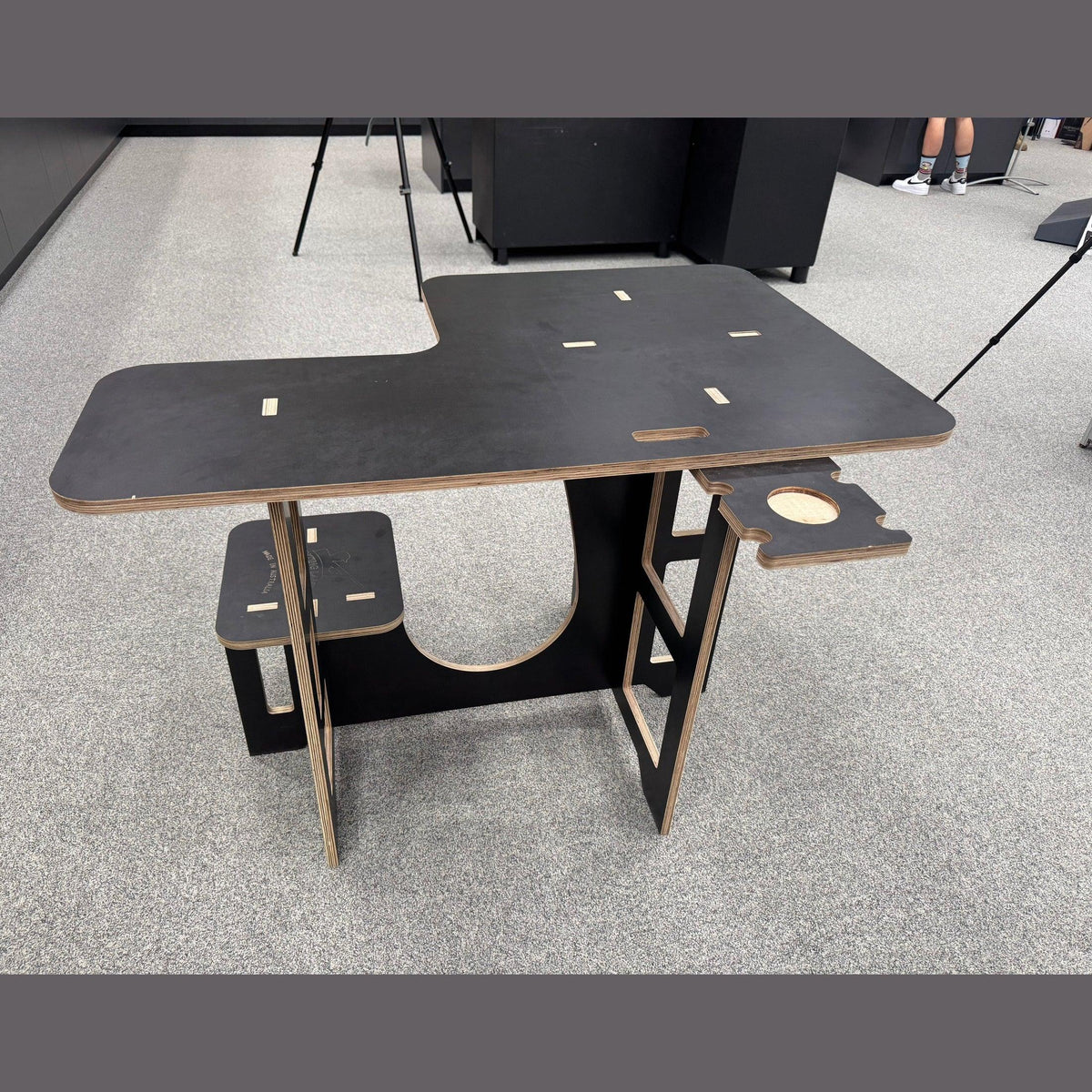 Huntingland - Shooting Table - Hunt The Night