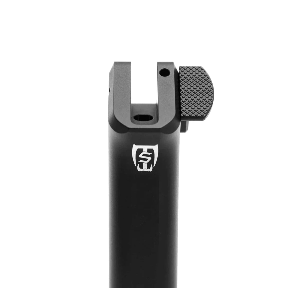 SABER TACTICAL AR STYLE GRIP WITH AMBIDEXTROUS THUMB REST