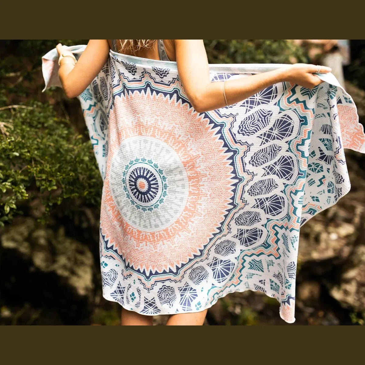 NAKIE SOUND OF SUMMER - RECYCLED SAND FREE BEACH TOWEL - Hunt The Night