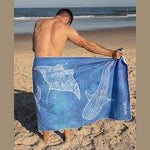 NAKIE UNDERWATER MAGIC - RECYCLED SAND FREE BEACH TOWEL - Hunt The Night