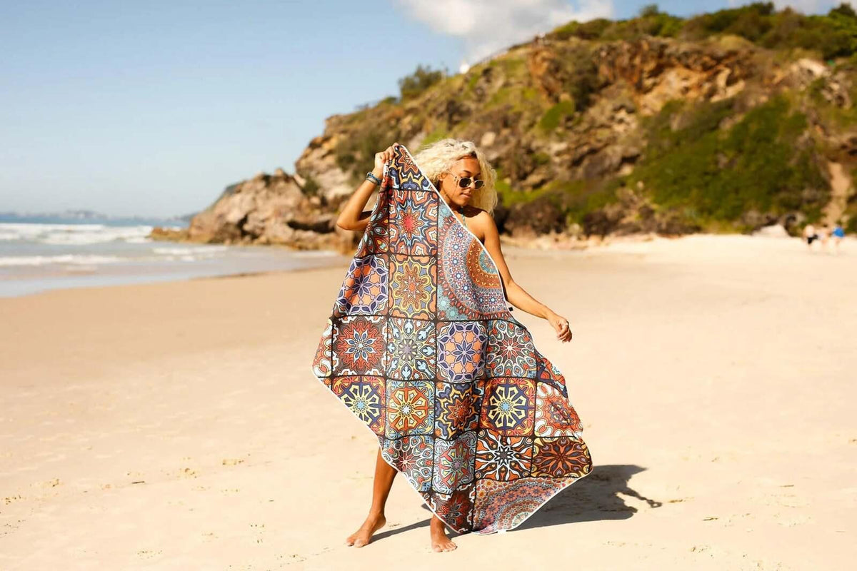 NAKIE HOLIDAY DREAMS - RECYCLED SAND FREE BEACH TOWEL